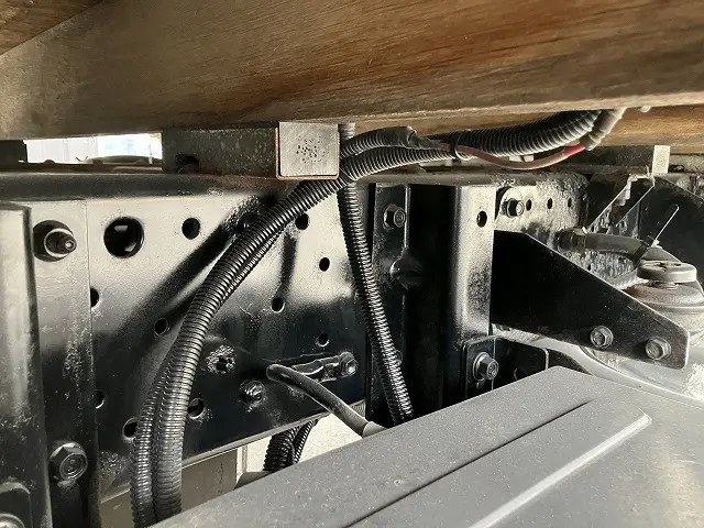 いすゞ エルフ TKG-NJR85A(2WD)の写真32