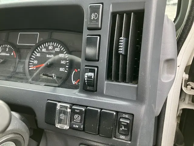 いすゞ エルフ TKG-NJR85A(2WD)の写真38