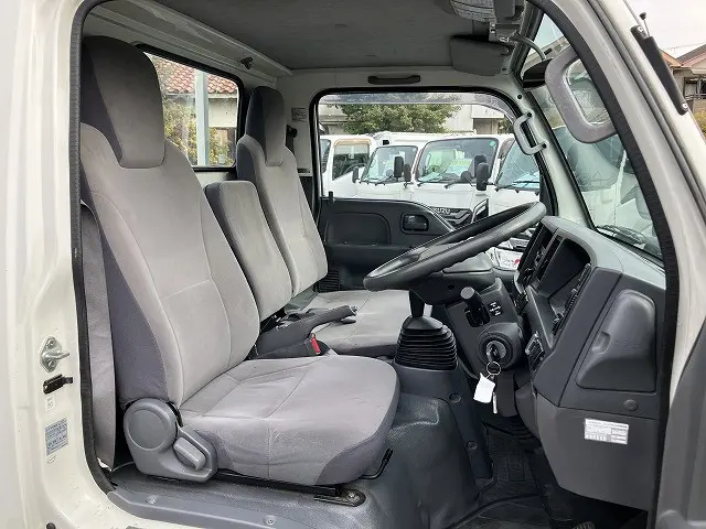いすゞ エルフ TKG-NJR85A(2WD)の写真42