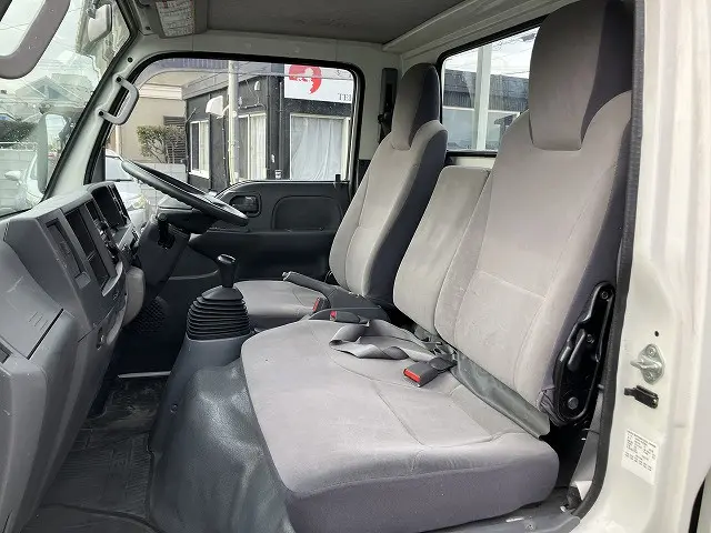 いすゞ エルフ TKG-NJR85A(2WD)の写真44