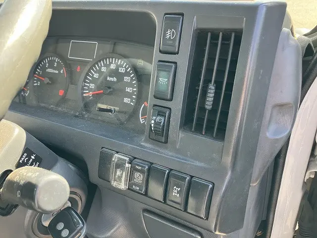いすゞ エルフ TKG-NKR85R(2WD)の写真32