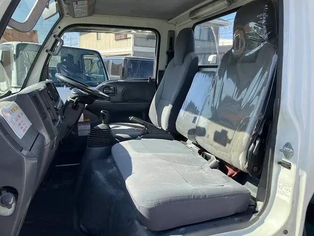 いすゞ エルフ TKG-NKR85R(2WD)の写真41