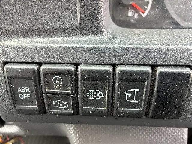 いすゞ エルフ TRG-NHR85A(2WD)の写真35