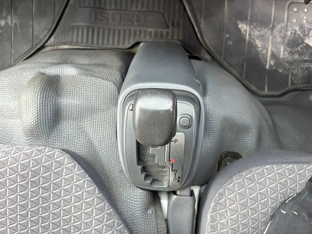 いすゞ エルフ TRG-NHR85A(2WD)の写真36