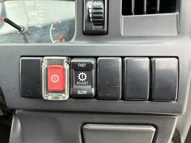 いすゞ エルフ TRG-NHR85A(2WD)の写真39