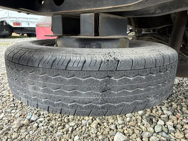 いすゞ エルフ TRG-NHR85A(2WD)の写真45