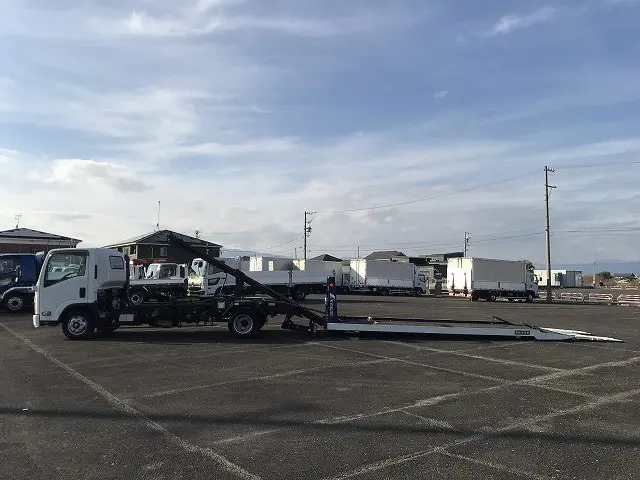 いすゞ エルフ TRG-NPR85AN(2WD)の写真7