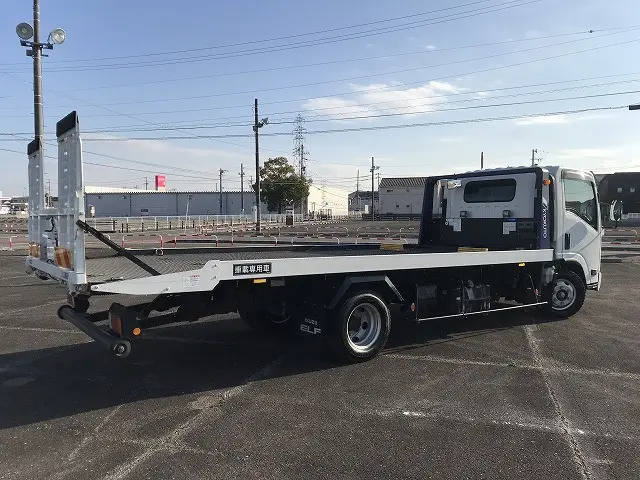 いすゞ エルフ TRG-NPR85AN(2WD)の写真13