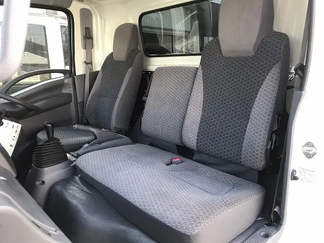 いすゞ エルフ TRG-NPR85AN(2WD)の写真32