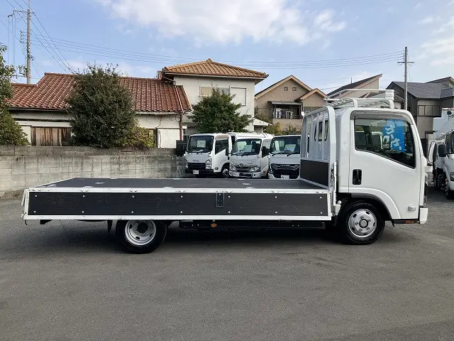 いすゞ エルフ 2RG-NLR88AC(2WD)の写真12