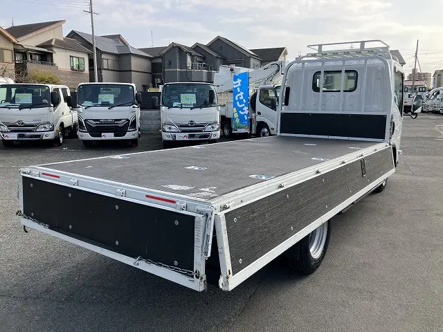 いすゞ エルフ 2RG-NLR88AC(2WD)の写真15