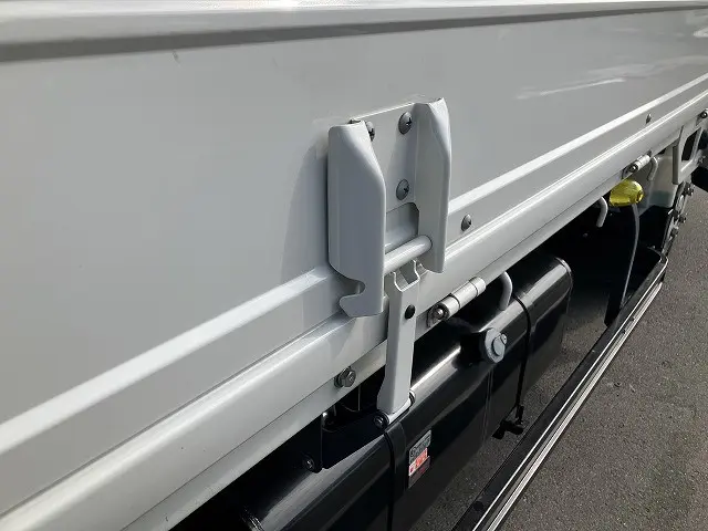 いすゞ エルフ 2RG-NLR88AC(2WD)の写真20