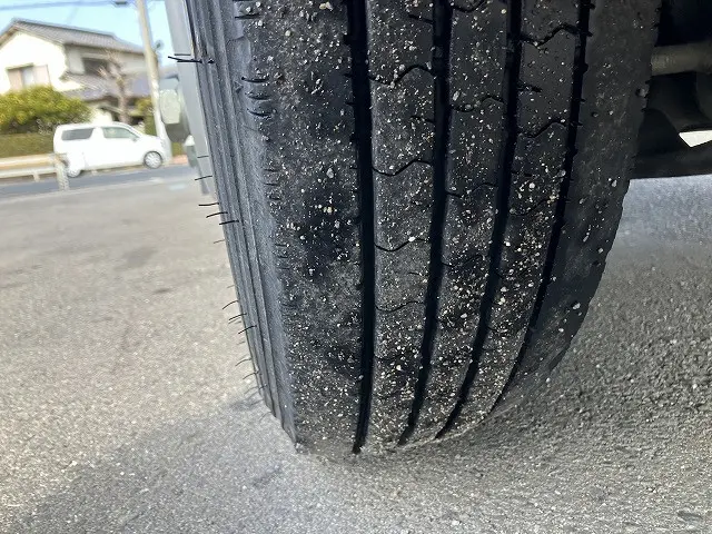 いすゞ エルフ 2RG-NLR88AC(2WD)の写真22