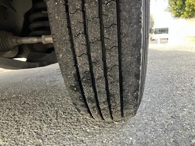 いすゞ エルフ 2RG-NLR88AC(2WD)の写真24