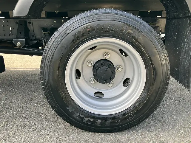 いすゞ エルフ 2RG-NLR88AC(2WD)の写真25