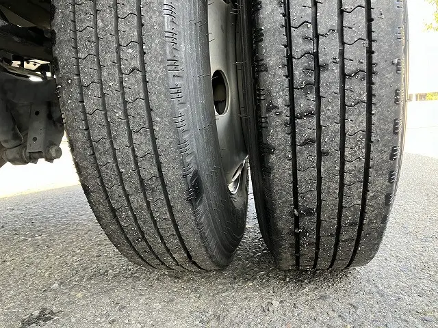 いすゞ エルフ 2RG-NLR88AC(2WD)の写真26