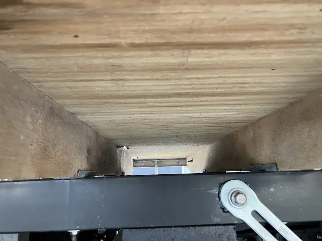 いすゞ エルフ 2RG-NLR88AC(2WD)の写真31