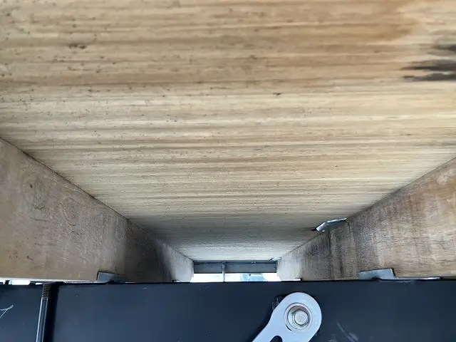 いすゞ エルフ 2RG-NLR88AC(2WD)の写真33