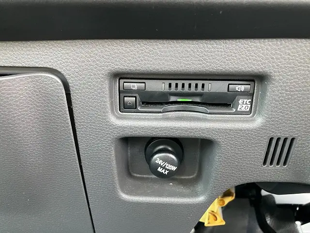 いすゞ エルフ 2RG-NLR88AC(2WD)の写真38