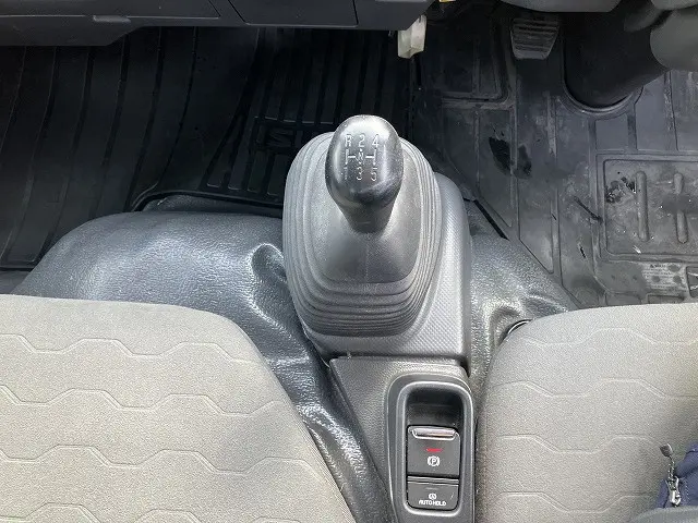 いすゞ エルフ 2RG-NLR88AC(2WD)の写真42