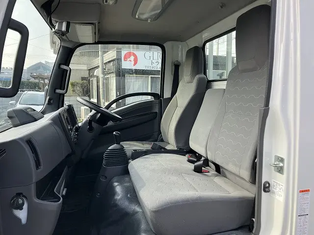 いすゞ エルフ 2RG-NLR88AC(2WD)の写真44