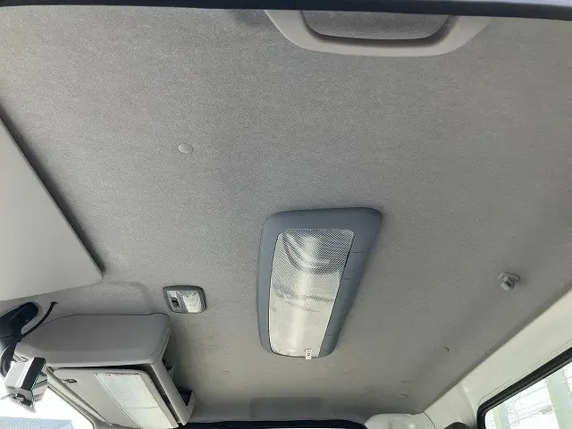 いすゞ エルフ 2RG-NLR88AC(2WD)の写真45