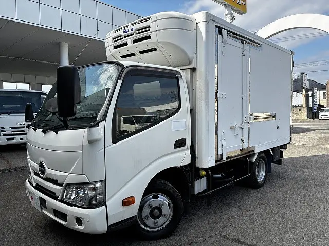 日野 デュトロ 2RG-XZC605M(2WD)の写真1