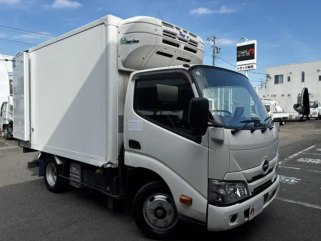日野 デュトロ 2RG-XZC605M(2WD)の写真10
