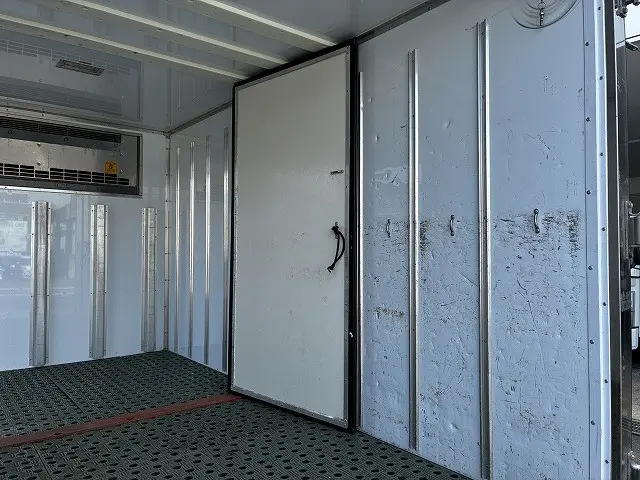 日野 デュトロ 2RG-XZC605M(2WD)の写真16