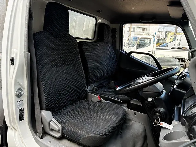 日野 デュトロ 2RG-XZC605M(2WD)の写真44