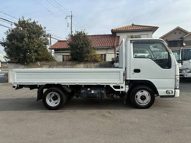 いすゞ エルフ TRG-NHR85A(2WD)の写真5