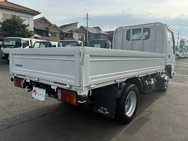 いすゞ エルフ TRG-NHR85A(2WD)の写真6