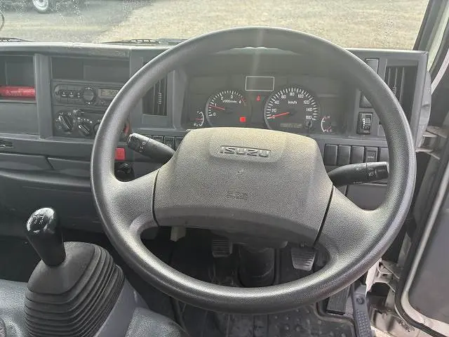 いすゞ エルフ TRG-NHR85A(2WD)の写真39