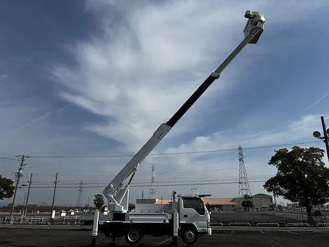 いすゞ エルフ TKG-NKR85YN(2WD)の写真13