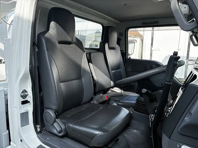 いすゞ エルフ TKG-NKR85YN(2WD)の写真32