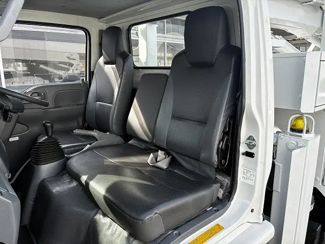 いすゞ エルフ TKG-NKR85YN(2WD)の写真33