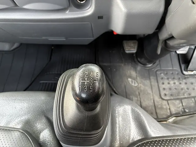 いすゞ エルフ TKG-NKR85YN(2WD)の写真40