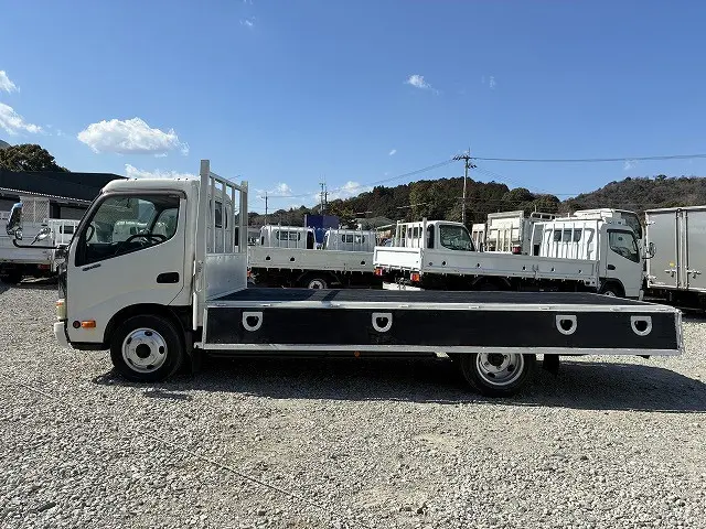 日野 デュトロ SKG-XZU650M(2WD)の写真11