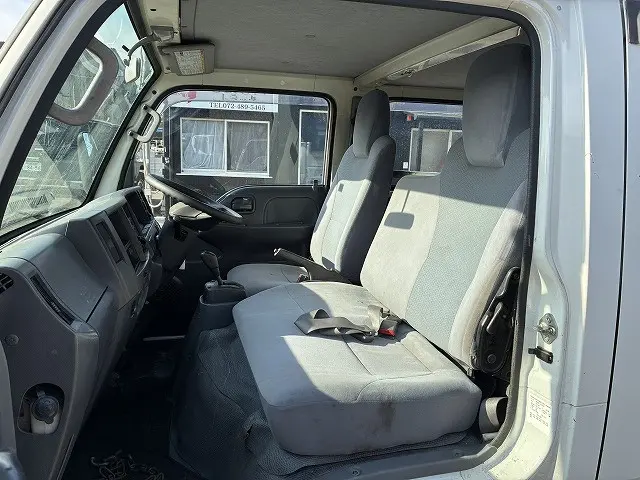 いすゞ エルフ TPG-NHR85A(2WD)の写真28