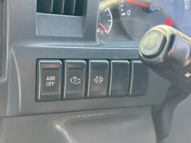 いすゞ エルフ TPG-NHR85A(2WD)の写真35