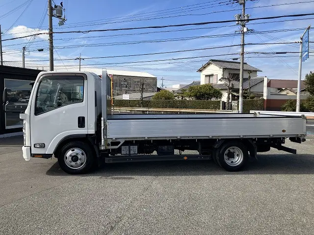 いすゞ エルフ TRG-NNR85AR(2WD)の写真4