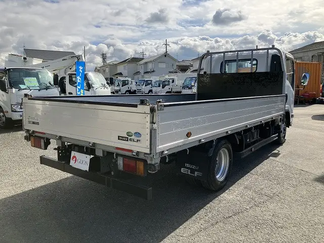 いすゞ エルフ TRG-NNR85AR(2WD)の写真8