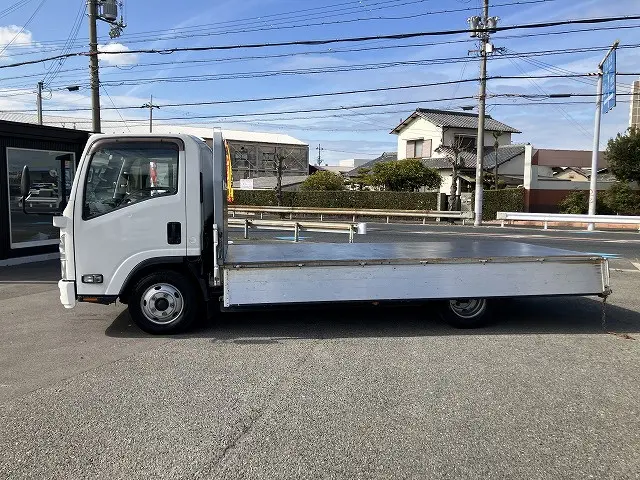 いすゞ エルフ TRG-NNR85AR(2WD)の写真11