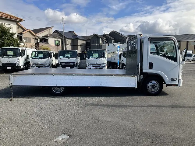 いすゞ エルフ TRG-NNR85AR(2WD)の写真12