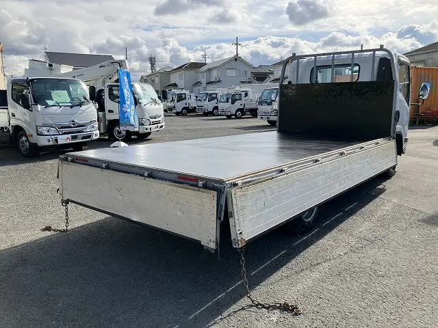 いすゞ エルフ TRG-NNR85AR(2WD)の写真15