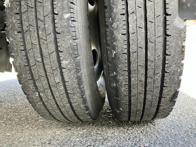 いすゞ エルフ TRG-NNR85AR(2WD)の写真28