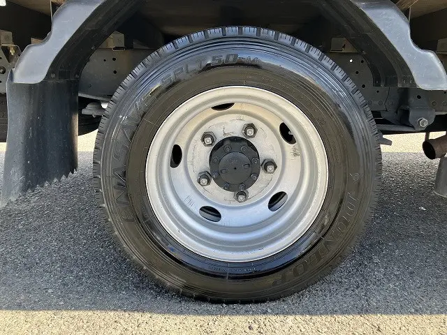 いすゞ エルフ TRG-NNR85AR(2WD)の写真29