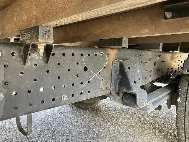 いすゞ エルフ TRG-NNR85AR(2WD)の写真32