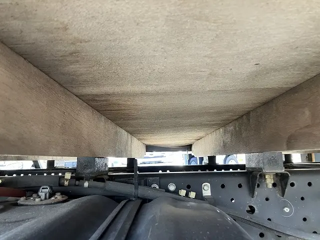 いすゞ エルフ TRG-NNR85AR(2WD)の写真35