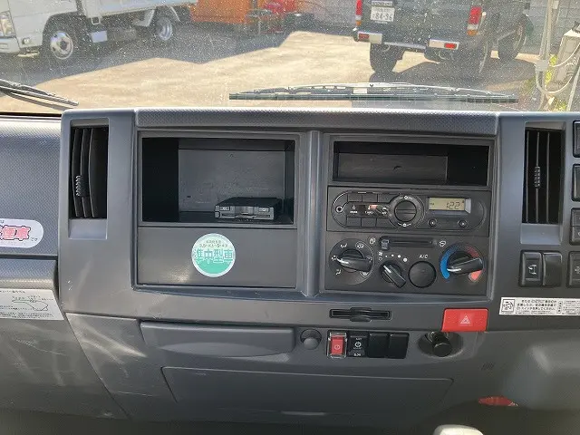 いすゞ エルフ TRG-NNR85AR(2WD)の写真41